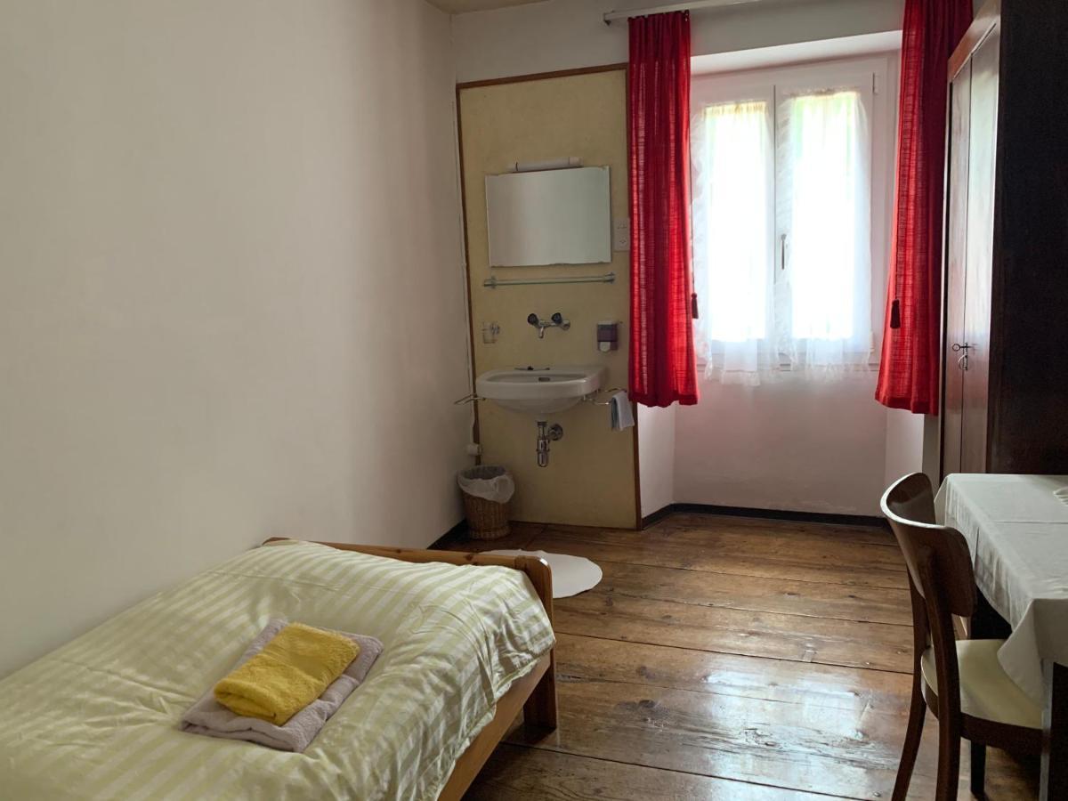 Albergo Calancasca Ristorante Jaipur Grono Esterno foto